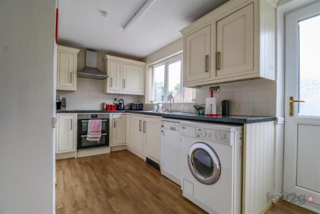 3 bed Detached for sale Image 7