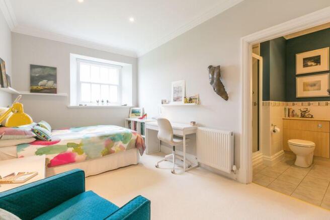 Bedroom / ensuite