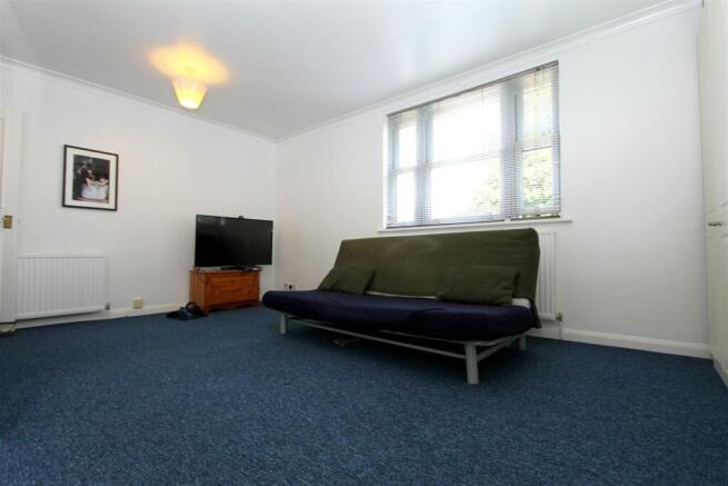 Lounge 3.JPG