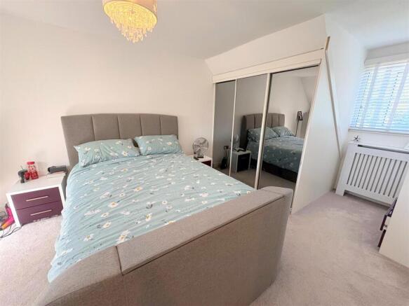 Bedroom 1a.jpg