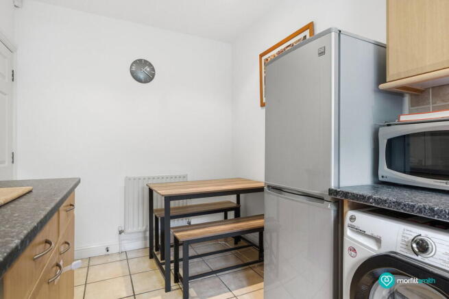 2 bed Flat for sale Image 8