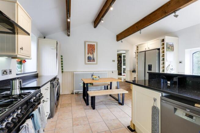 2 bed Detached for sale Image 7