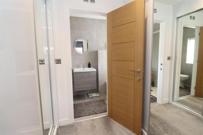 4 bed Detached for sale Image 7