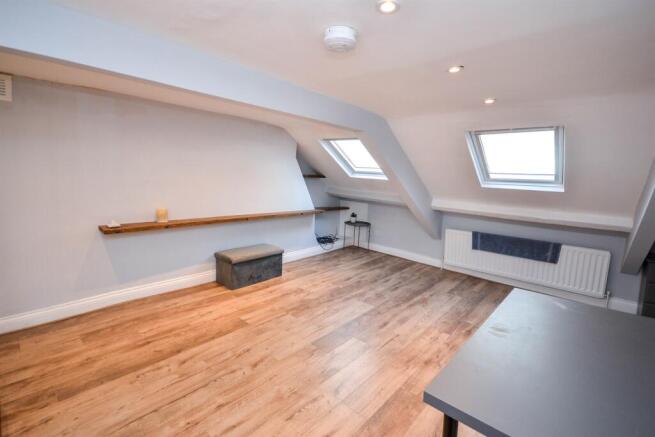 Lounge/Bedroom