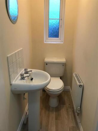 Downstairs WC 2.jpg