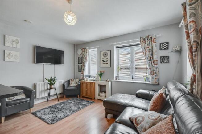 Open Plan Living/Dining Kitchen