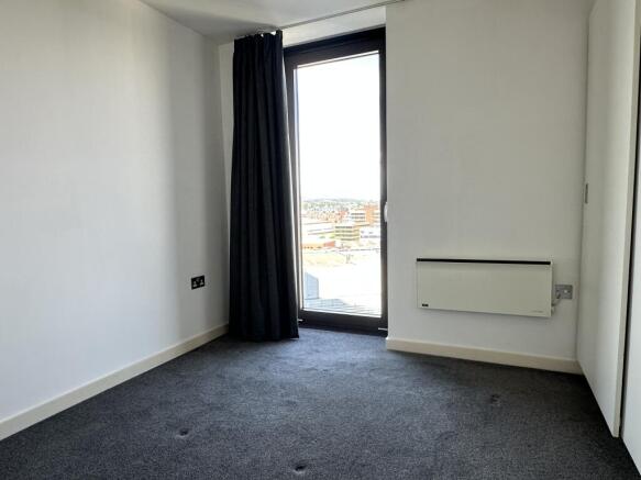 2 bed Apartment to rent Image 9