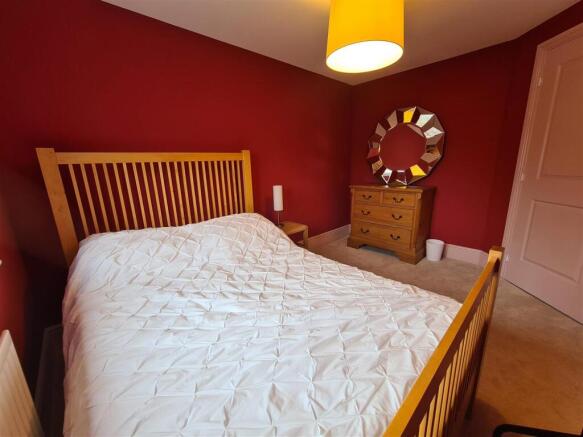4 bed Detached to rent Image 7