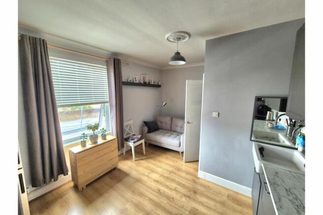 Lounge / Kitchen