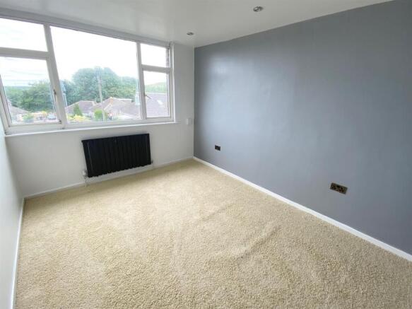 4 bed Semi-Detached for sale Image 8
