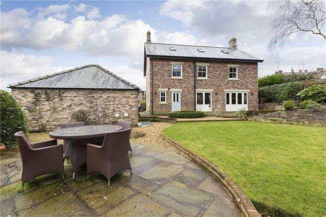 Patio & Lawn