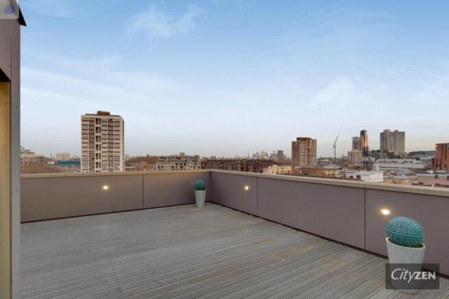 PRIVATE ROOF GARDEN