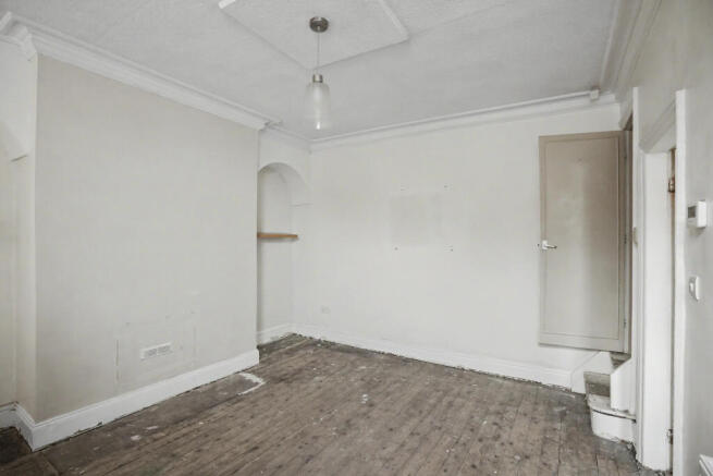 6 Ashton Avenue, Harehills, Leeds, West Yorkshire, LS8 5BX
