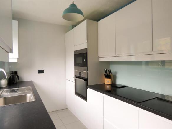 Kitchen 1.JPG