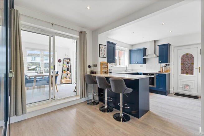 3 bed Semi-Detached for sale Image 8