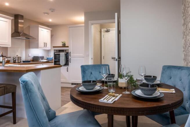 2 bed Apartment to rent Image 5
