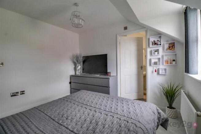 2 bed Flat for sale Image 10