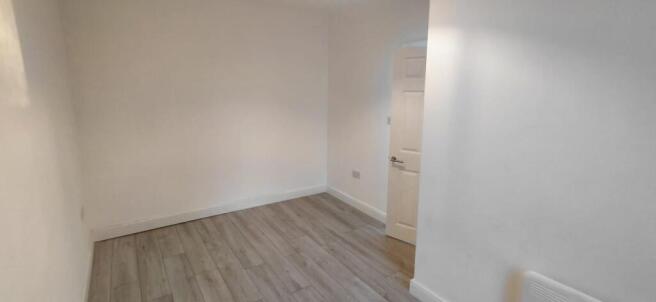 1 bed Flat to rent Image 4