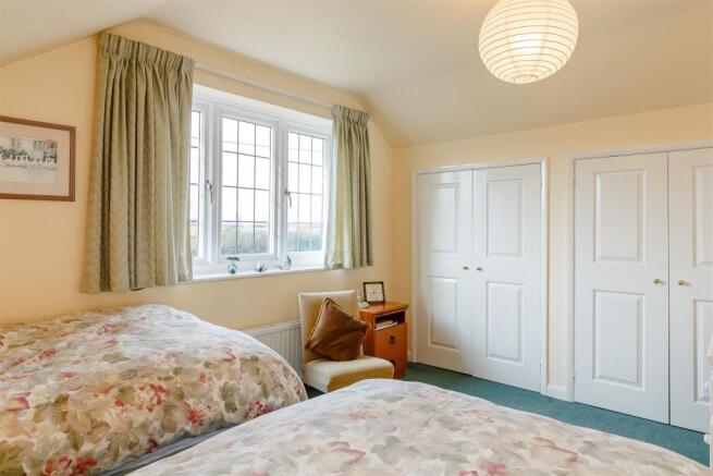 8374159-interior16.jpg