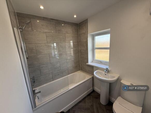 Bathroom (Upstairs)