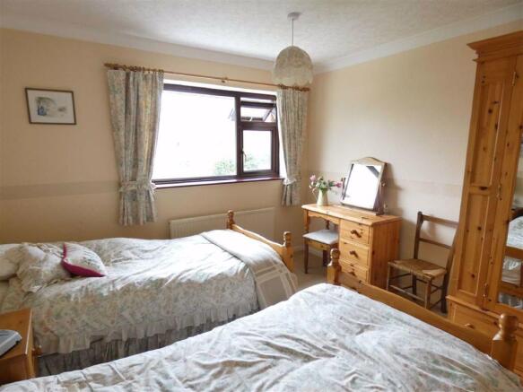 BEDROOM 2