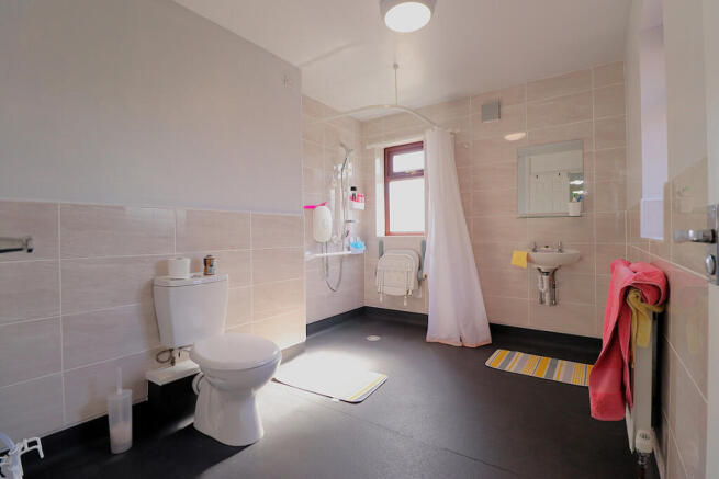 4 bed Town House for sale Image 10
