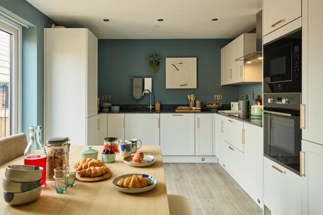 Open plan to cook and eat