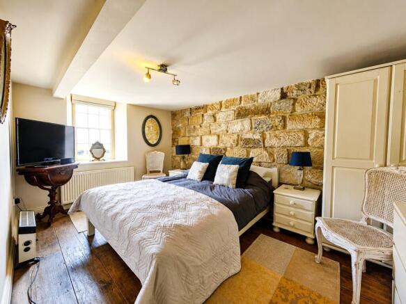 2 bed Terraced to rent Image 5