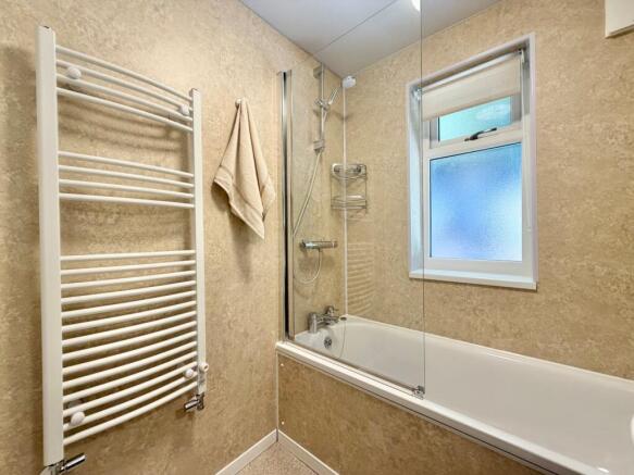 3 bed Terraced to rent Image 9