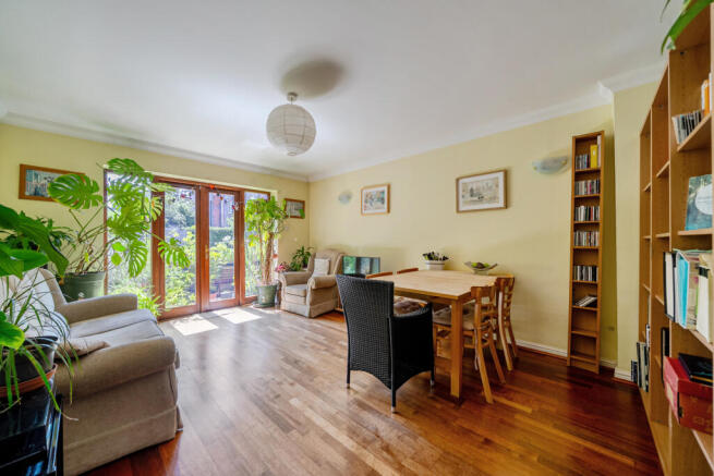 Sitting/Dining Room