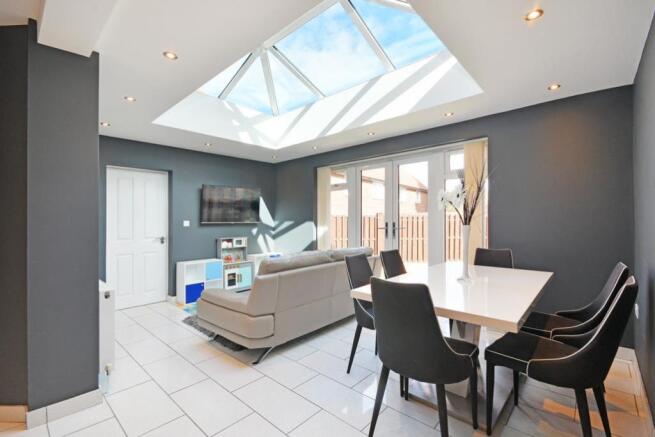 Living/Dining Area
