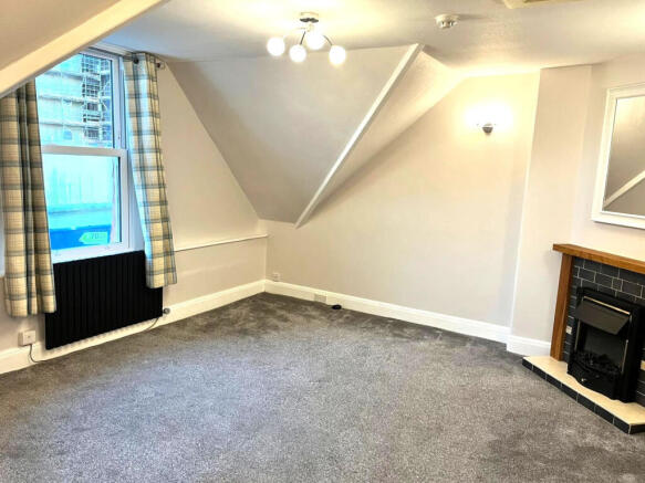 HarbourRD13Sitting room 1.jpg