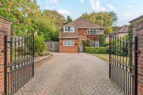 Avenue Road, Farnborough, Hampshire, GU14