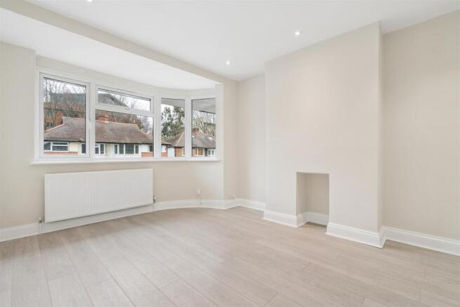 65 Runneymede Colliers Wood SW19 reception.jpg