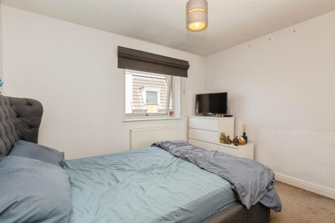 Boldison Close, Aylesbury photo 4
