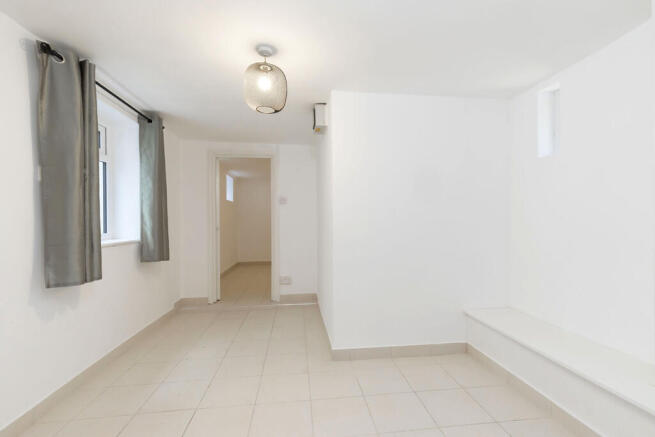 Flat 2, Eaton Hou...
