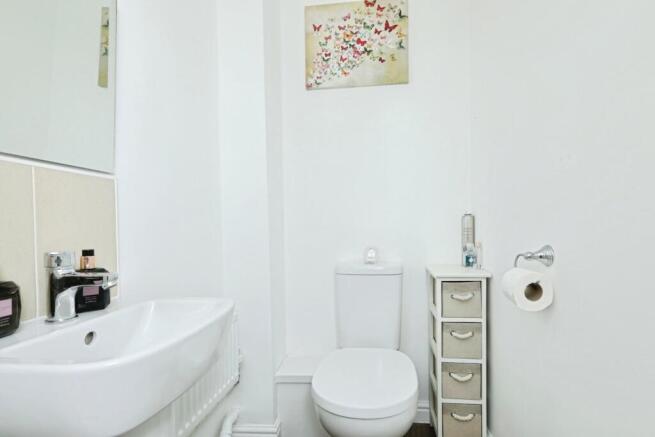 3 bed Semi-Detached for sale Image 11