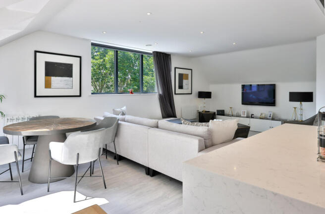 3 bed Apartment for sale Image 5