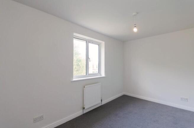 3 bed Semi-Detached to rent Image 8