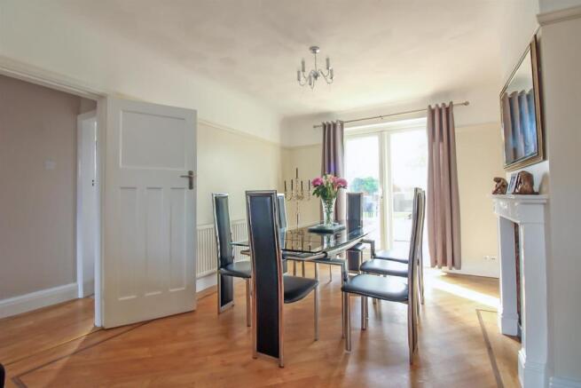 Dining Room c.JPG