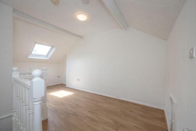 3 bed Terraced to rent Image 11
