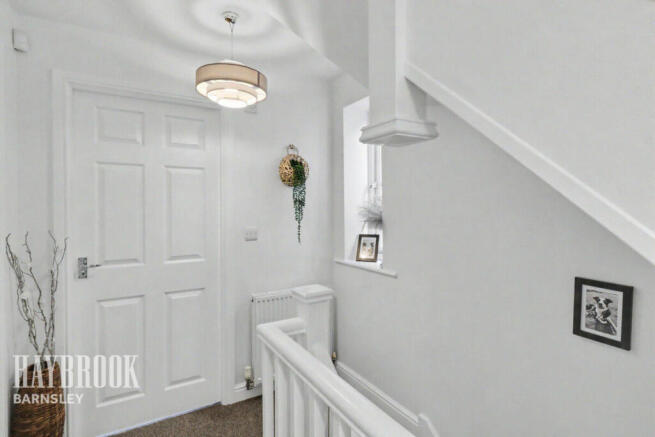 4 bed Detached for sale Image 12