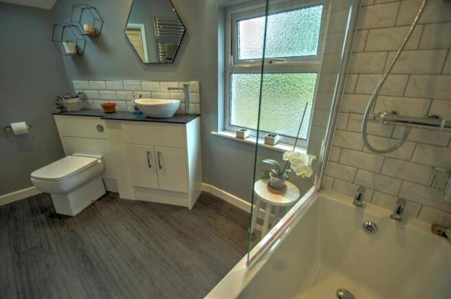 Stonecroft Ensuite 2