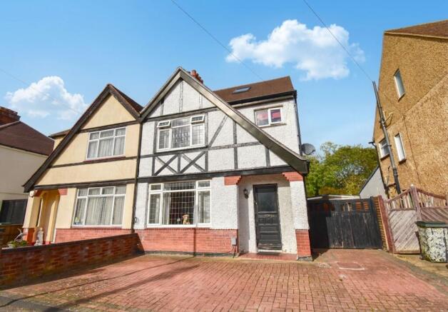 5-bed semi-detached on Manor Road, Bedford, MK41, £500,000