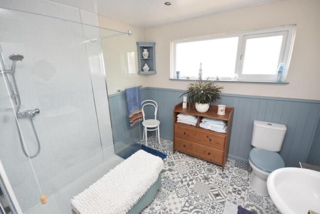 Shower room 1