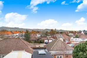35, Grinstead Avenue, Lancing BN15 9BH