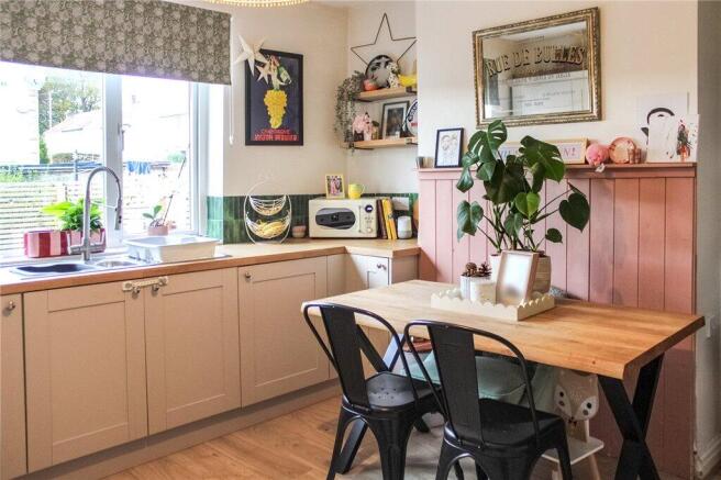 3 bed Town House for sale Image 7
