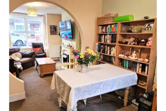 Lounge/Dining Room