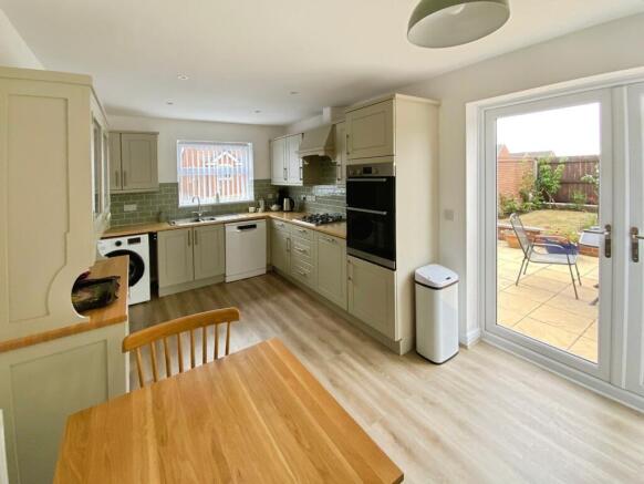4 bed Detached for sale Image 4