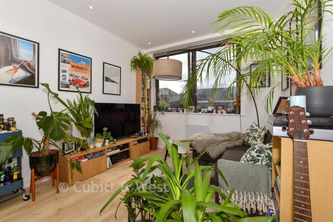 Lounge/Kitchen